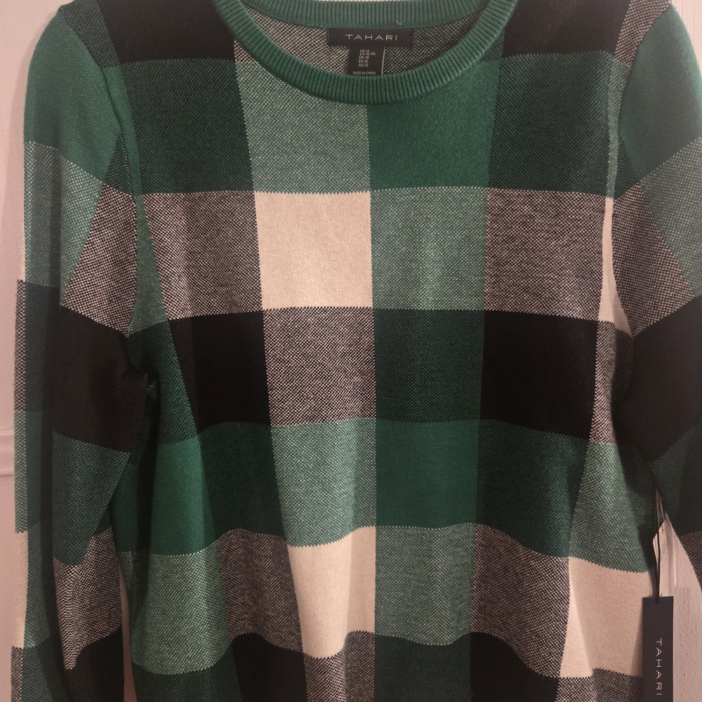 Tahari Green and Black Checkered Sweater